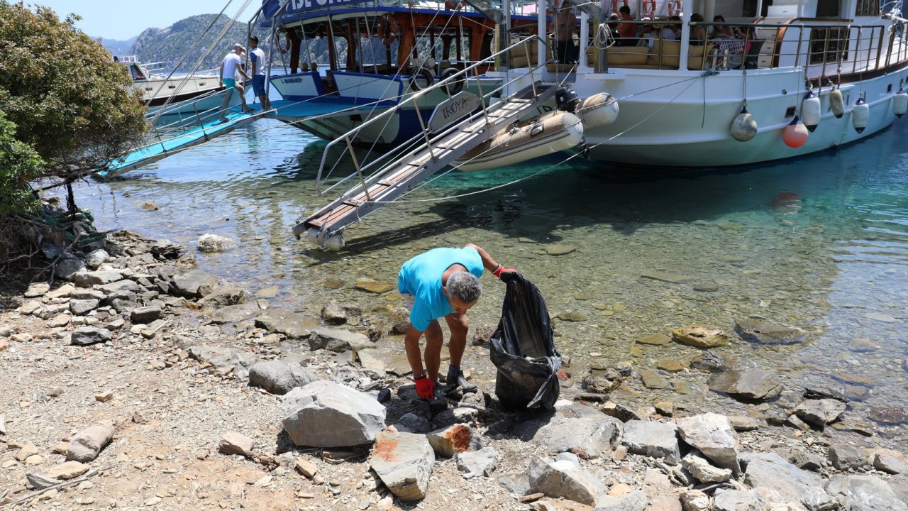 Hisarönü Koyları Temizlendi