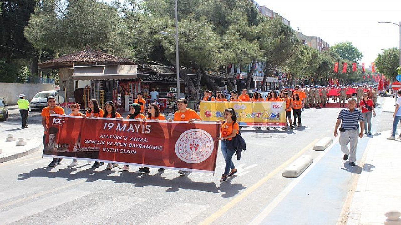 19 Mayıs’ın 100. Yılı Coşkuyla Kutlandı