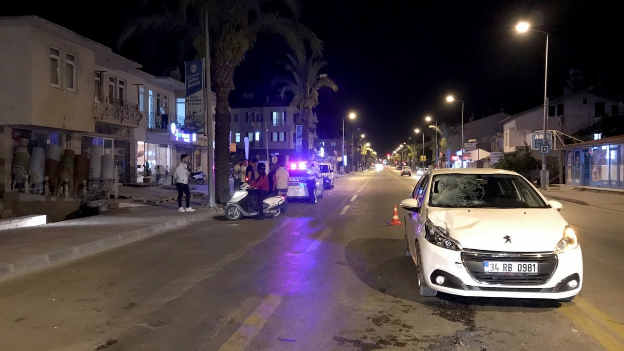 Fethiye'de Otomobil Yayaya Çarptı: 1 Yaralı  