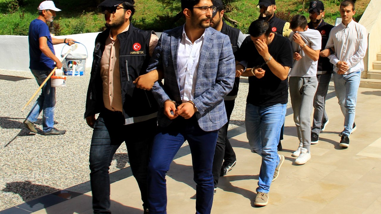Zehir Tacirleri Tutuklandı  