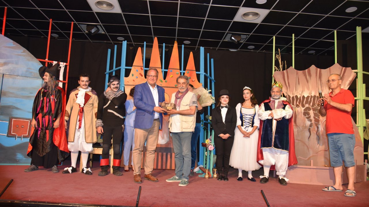 Çocuklar Çizmeli Kedi’yi Çok Sevdi