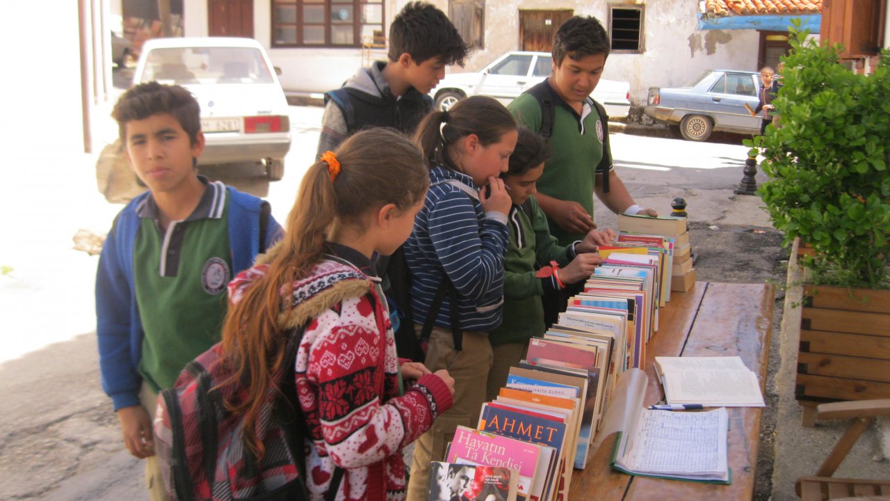 Okutturan, Yazdıran, Resim Yaptıran Proje