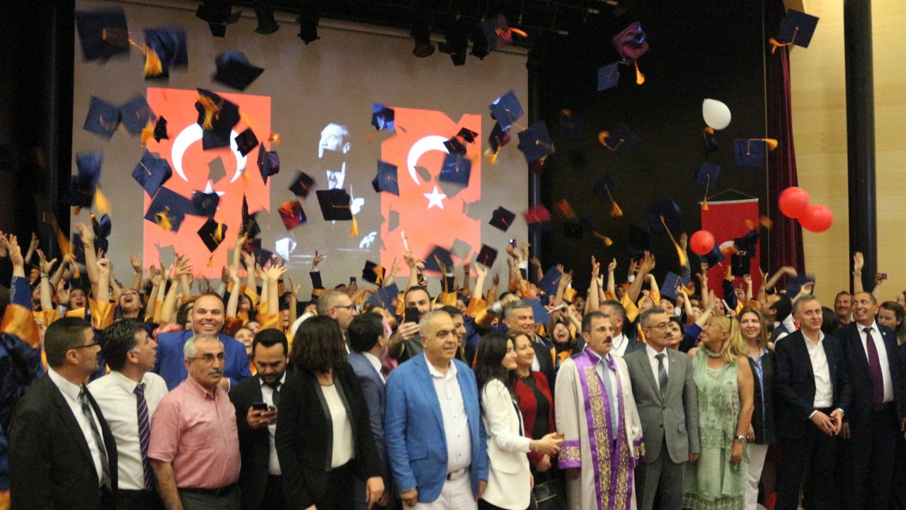 Marmaris Turizm Meslek Yüksekokulu’nda Mezuniyet Coşkusu  