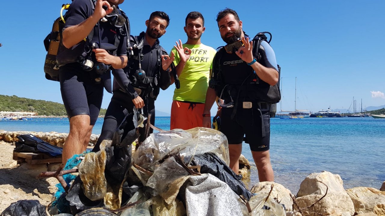 Yalıçiftlik’te Deniz Dibi Temizliği  