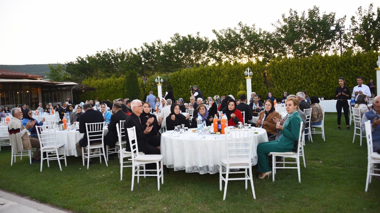 Şehit Binbaşı Kıvanç Cesur İçin Mevlit ve İftar Programı Düzenlendi