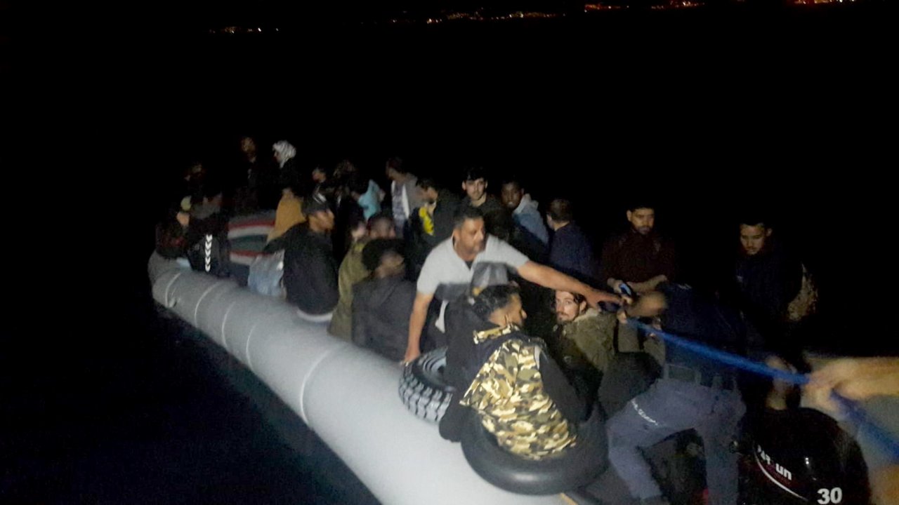 FETÖ’cüleri Yurtdışına Kaçırmaya Çalışan 23 Kişi Hakkında Yakalama Kararı