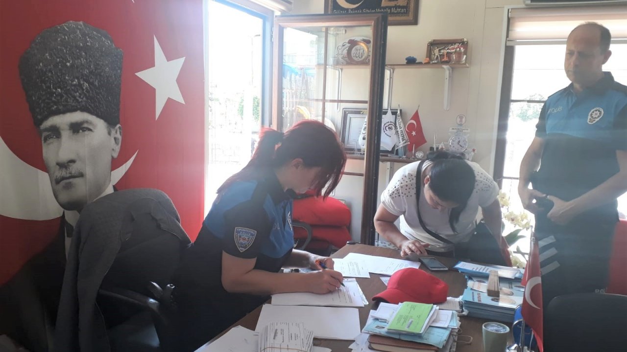 Polisten Çocuklara Bayram Hediyesi