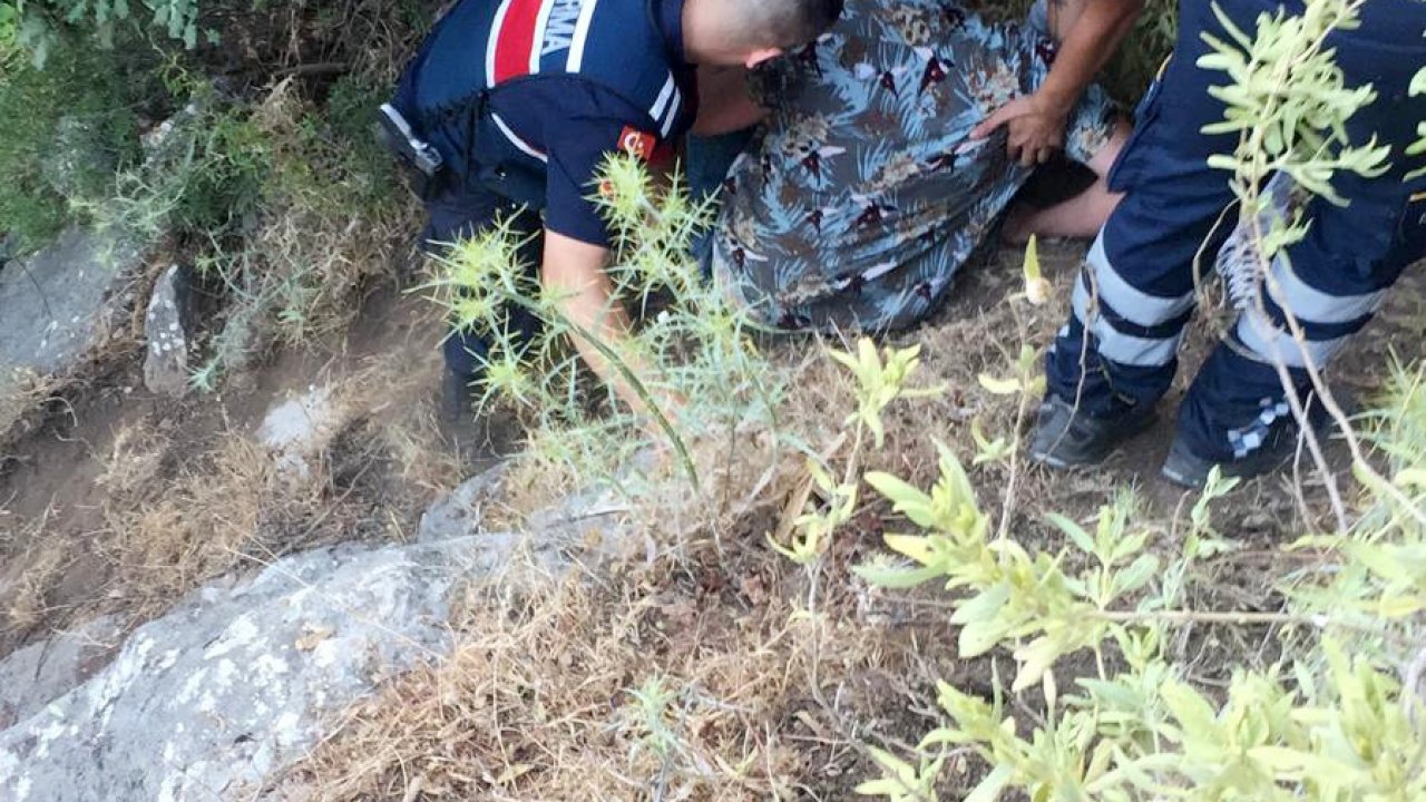 Kayalıklarda Mahsur Kalan Kişi Kurtarıldı  