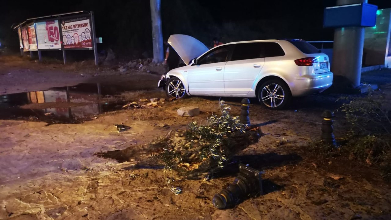 Kavşağa Hızlı Girince Kontrolü Kaybetti  