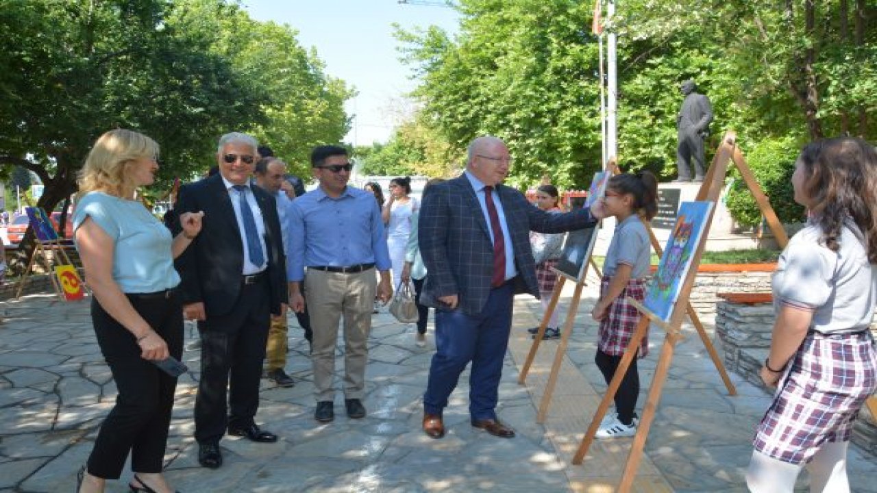 Kısıtlı İmkânlarla Sergi Açtılar