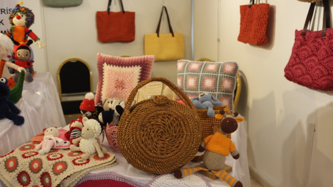 Depoda 52 Yıllık Hasır Çanta Bulundu