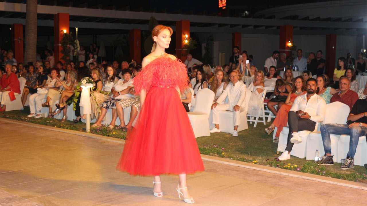 Kelebek Hastası Çocuklar Yararına Defile Düzenlendi