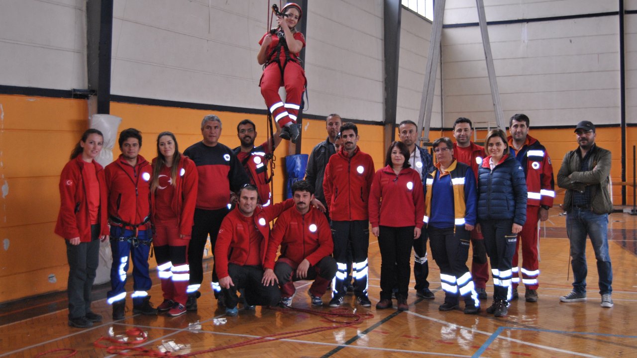 UMKE ekiplerine dağcılık eğitimi