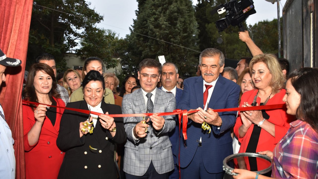 Vali Civelek 18. Yatağan Gençlik Kültür ve Sanat Festivaline Katıldı