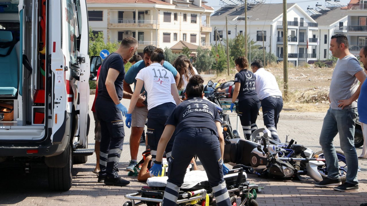 Fethiye’de İki Motosiklet Çarpıştı: 3 Yaralı