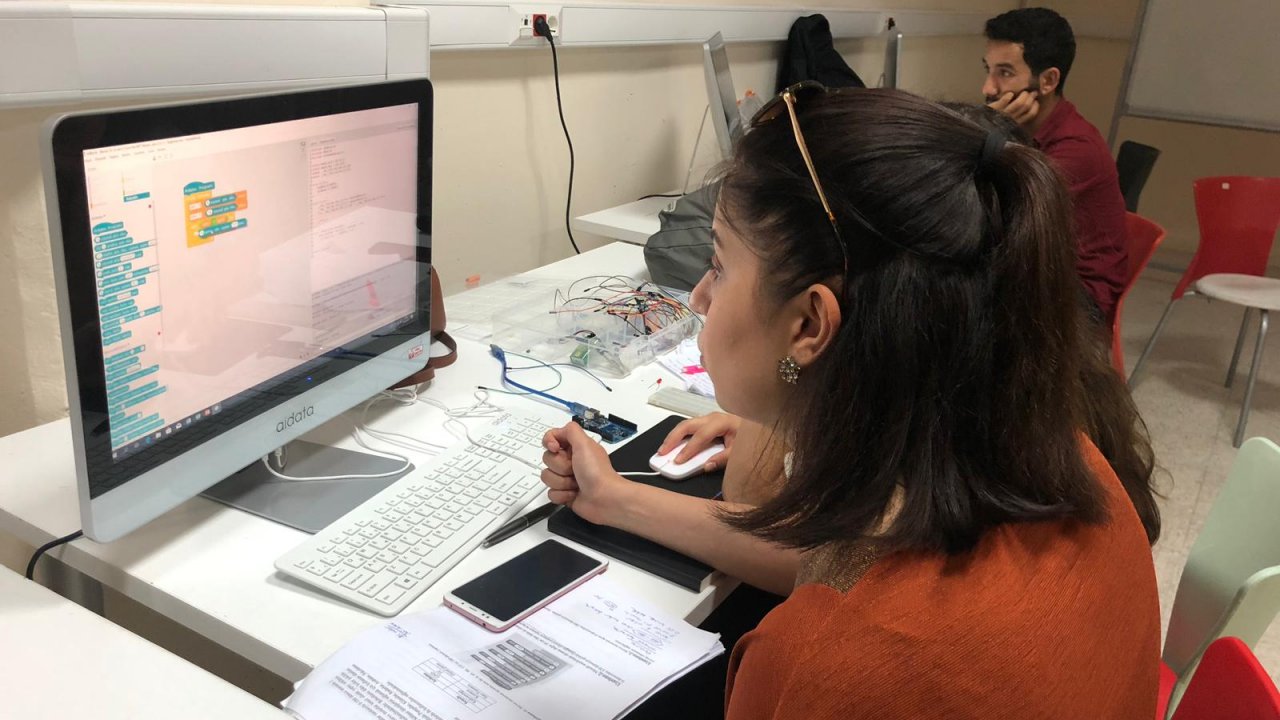 Üniversitede Robotik Kodlama Eğitimi Verildi
