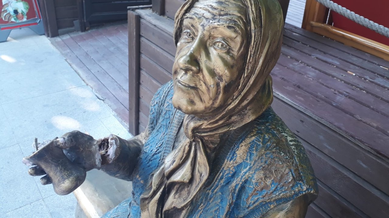 Hostes Serpil’in Anısına Saygısızlık