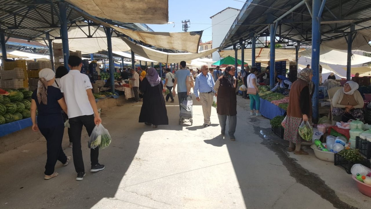 Binlerce Vatandaşın Alışveriş Yaptığı Pazarda Tuvalet Yok !