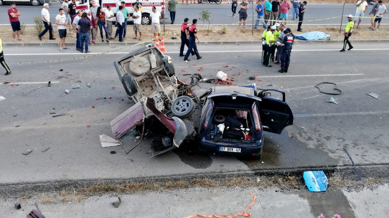 Feci Kazada 2 Kişi Öldü, 6 Kişi Yaralandı  