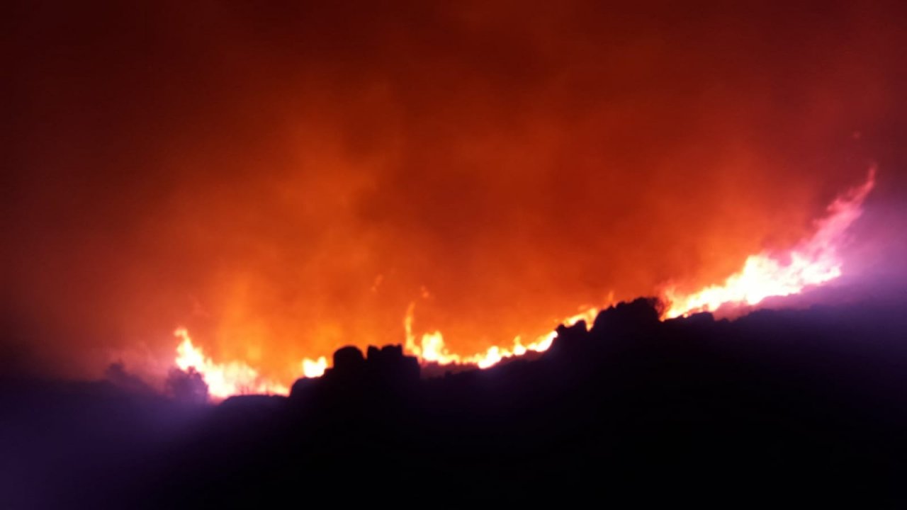 20 Hektar Yeşil Alan 12 Saatte Siyaha Döndü 