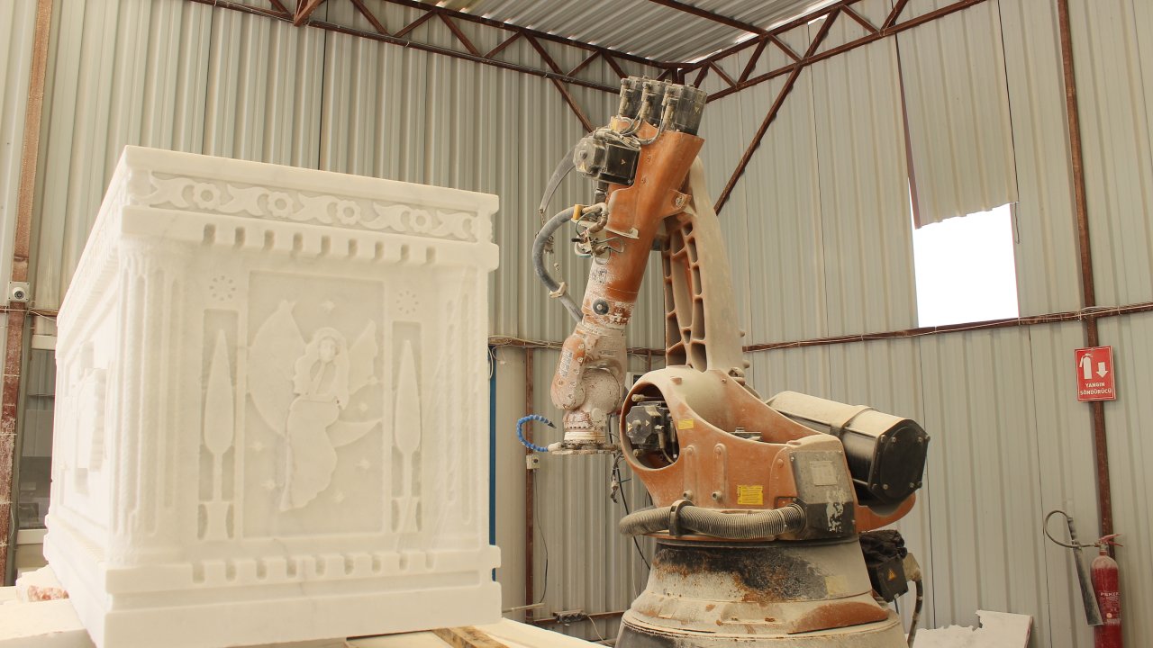 Robot Teknolojisiyle Katma Değeri Yüksek Ürünler Üretiyorlar