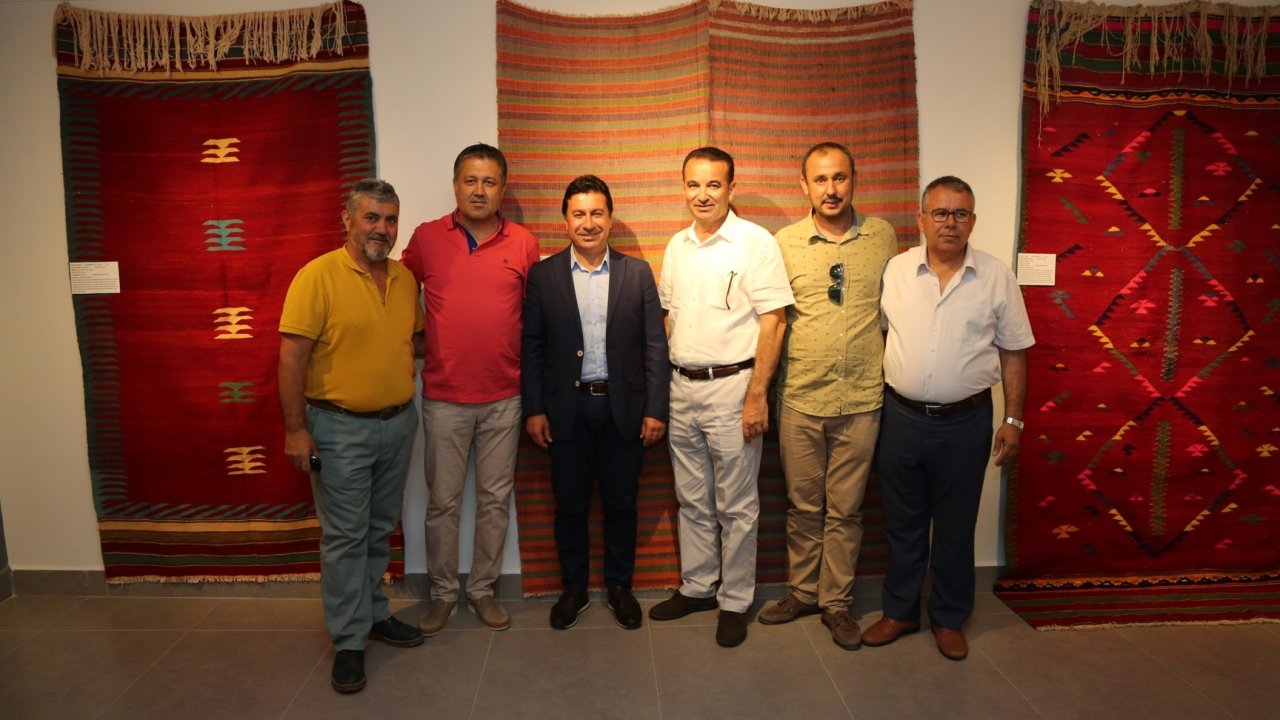 Asırlık Kilimler Görücüye Çıktı