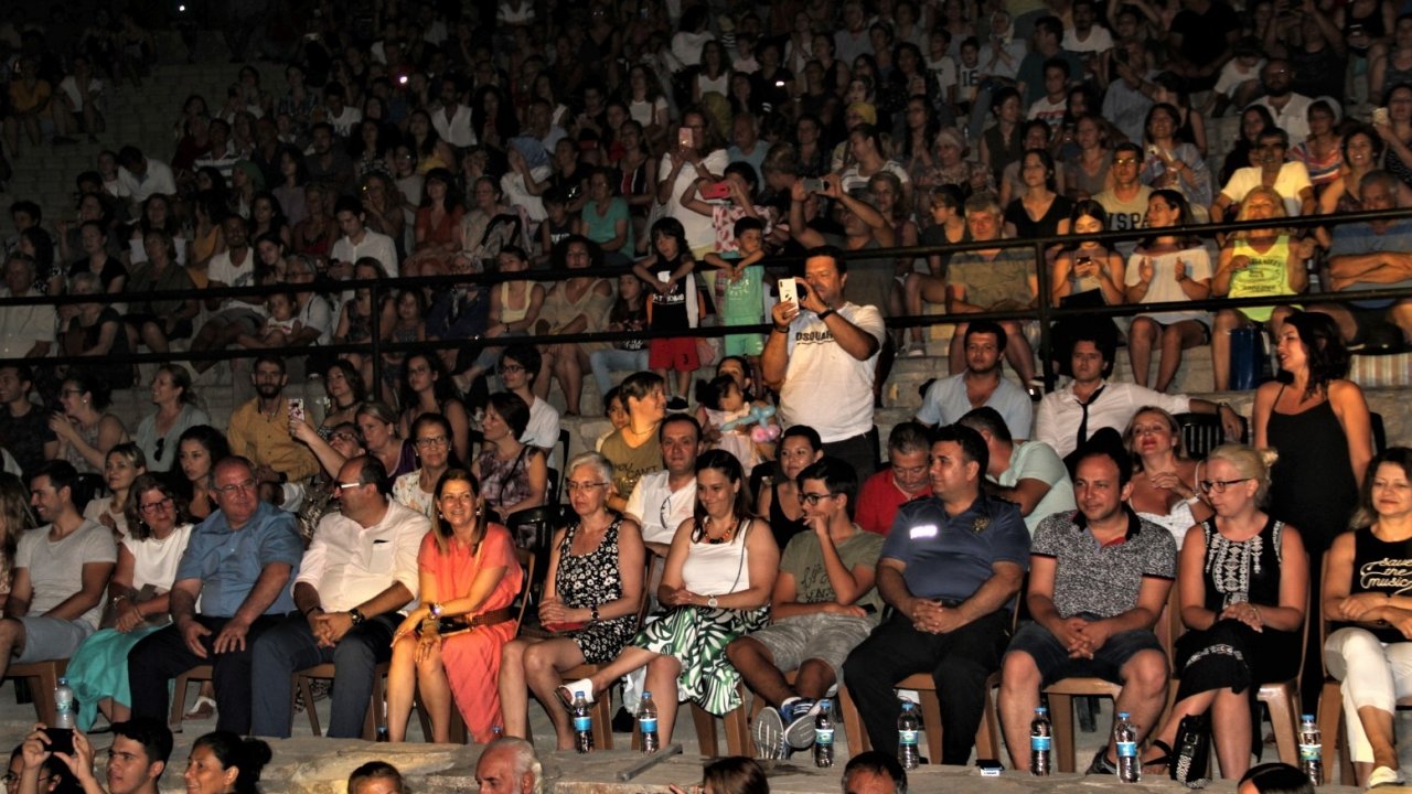 Emniyete Destek Konserine Büyük İlgi