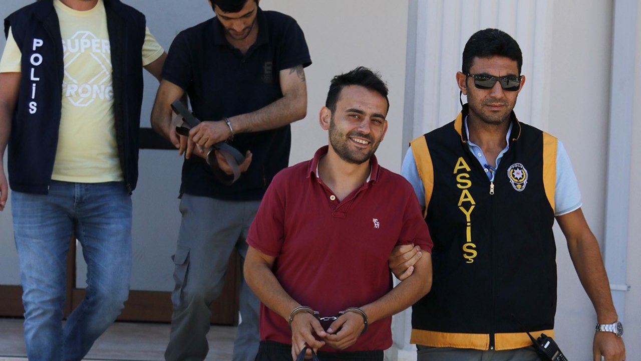 Çalıntı Otomobille Polisten Kaçan 2 Şüpheliden 1'i Tutuklandı