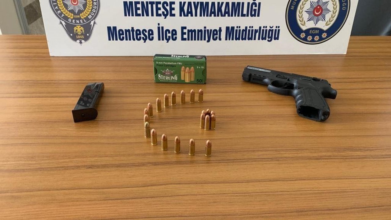 Şok Uygulamada Otomobilden Ruhsatsız Silah Çıktı