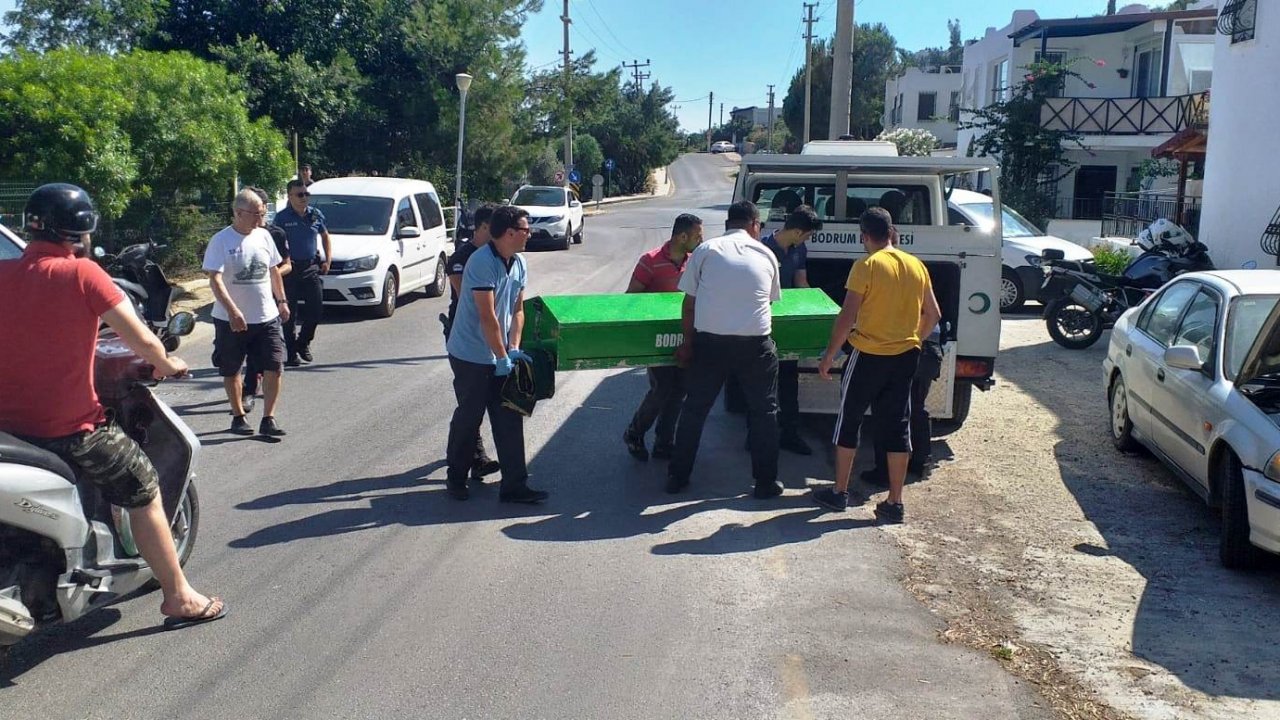 Çocuk Parkında İntihar Etti!