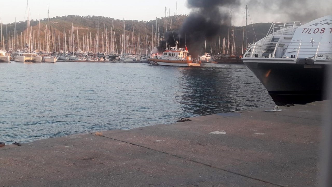 ABD Bayraklı Gulet Alev Alev Yandı