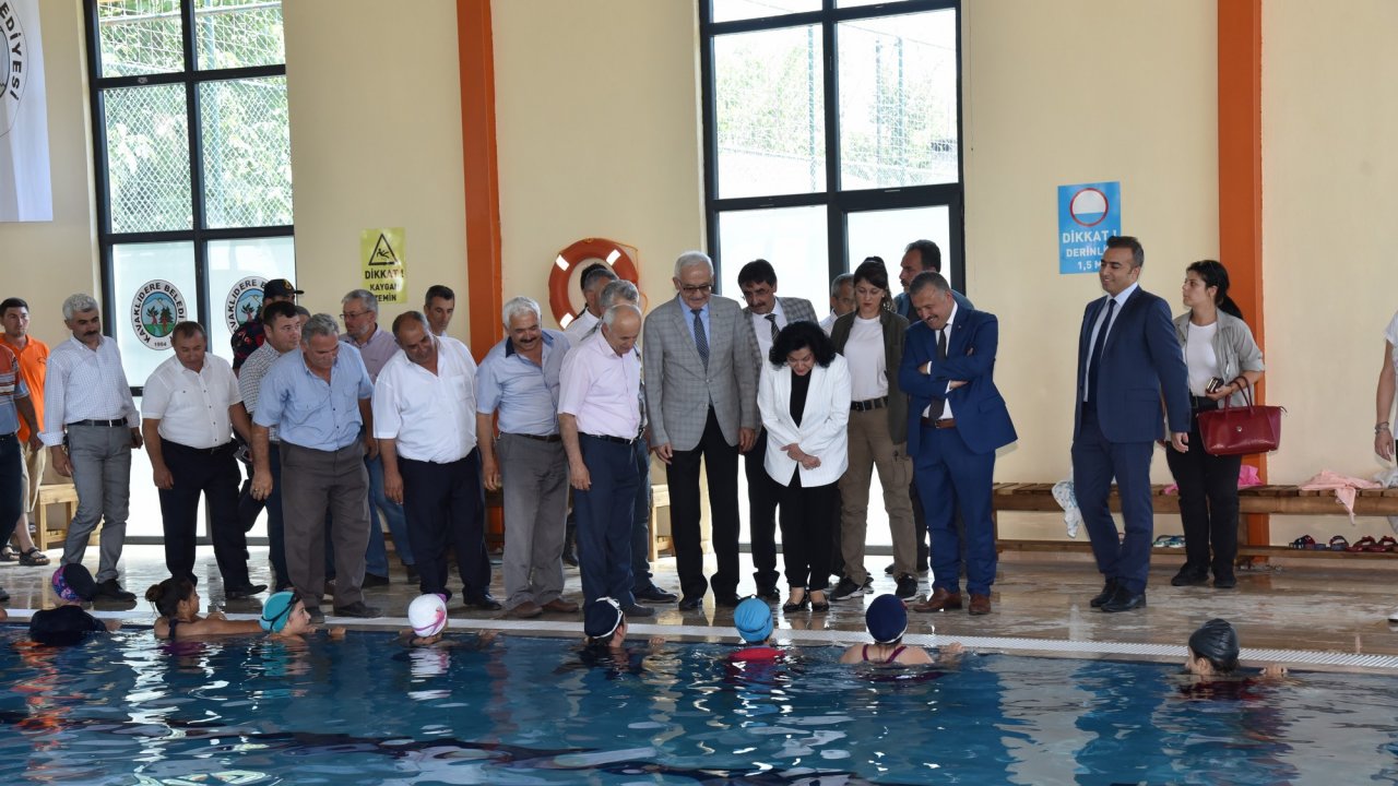 Kavaklıdere’de Kapalı Yüzme Havuzu Açıldı