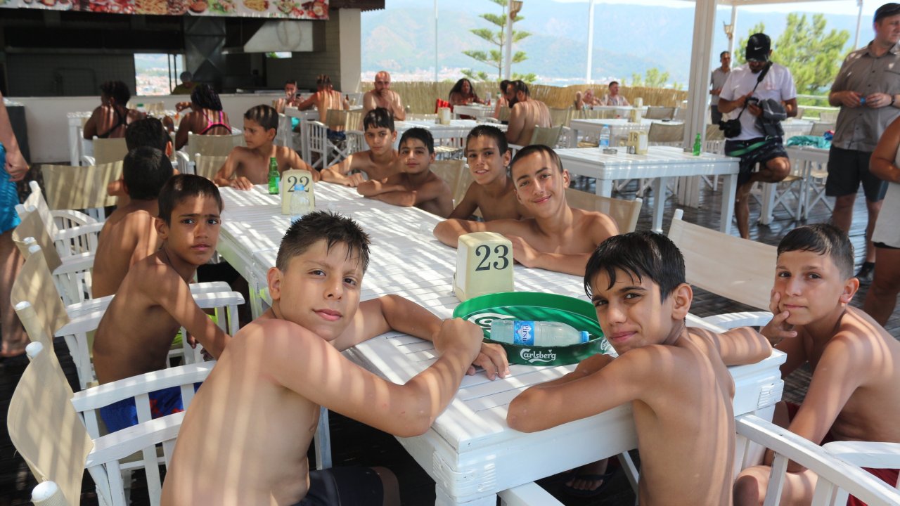 Şanlıurfalı Öğrenciler Su Parkında Doyasıya Eğlendi