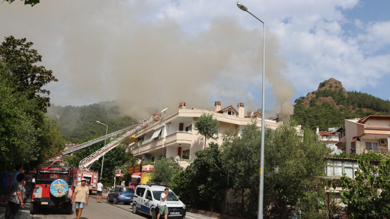 Marmaris’teki Yangında 4 Daire Kullanılamaz Hale Geldi