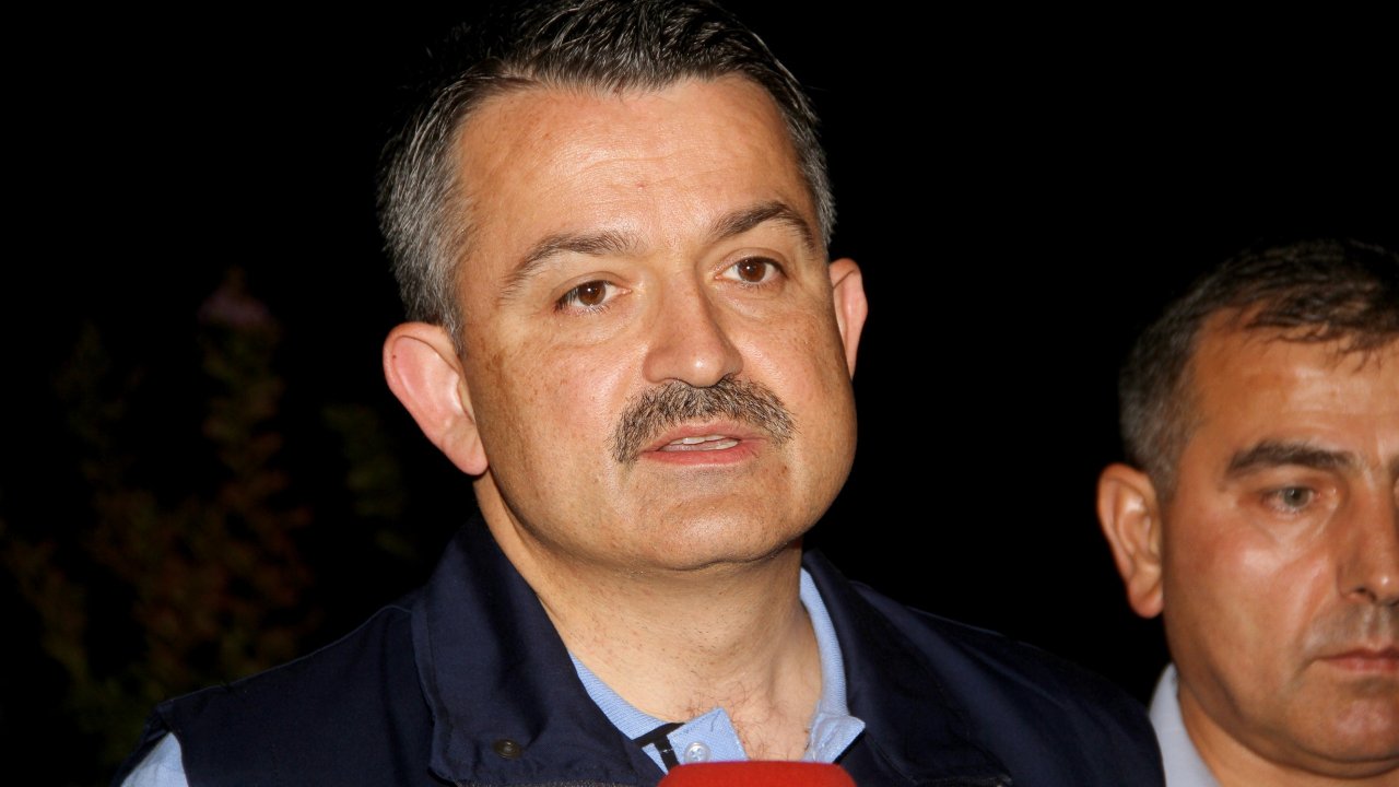 Bakan Pakdemirli: “Yangında mahsur kalan 5 personelin sağlık durumu iyi”  