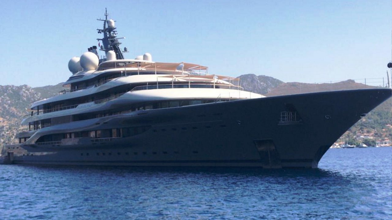 Dünyanın En Zengini, Cennet Koyları Helikopterle Gezdi