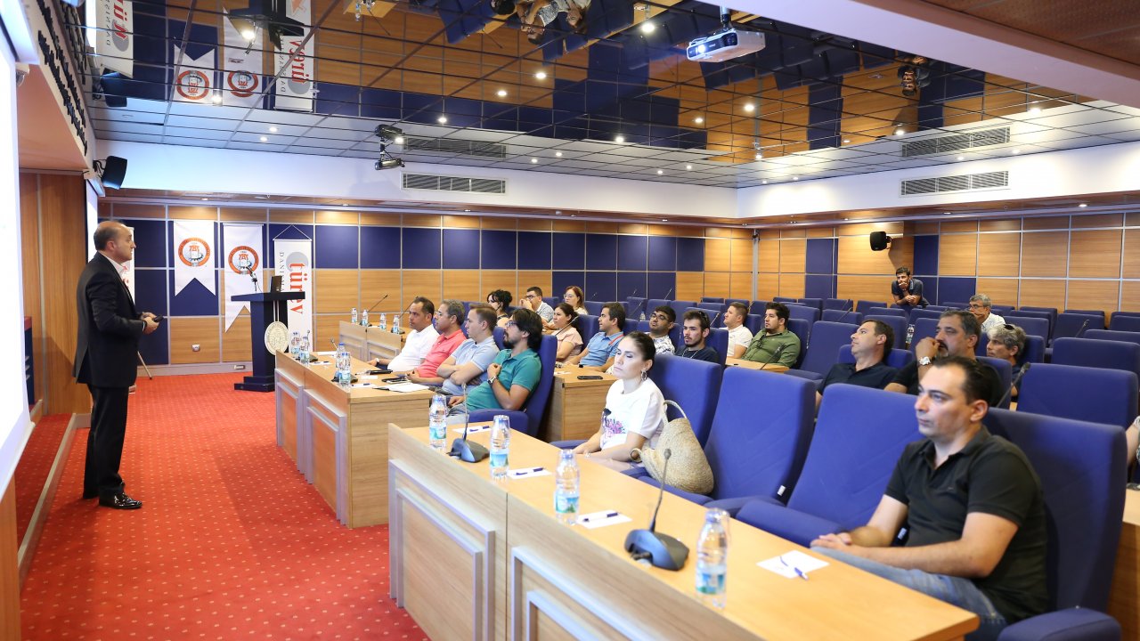 Kriz Dönemlerinde Şirket Yönetimi Semineri