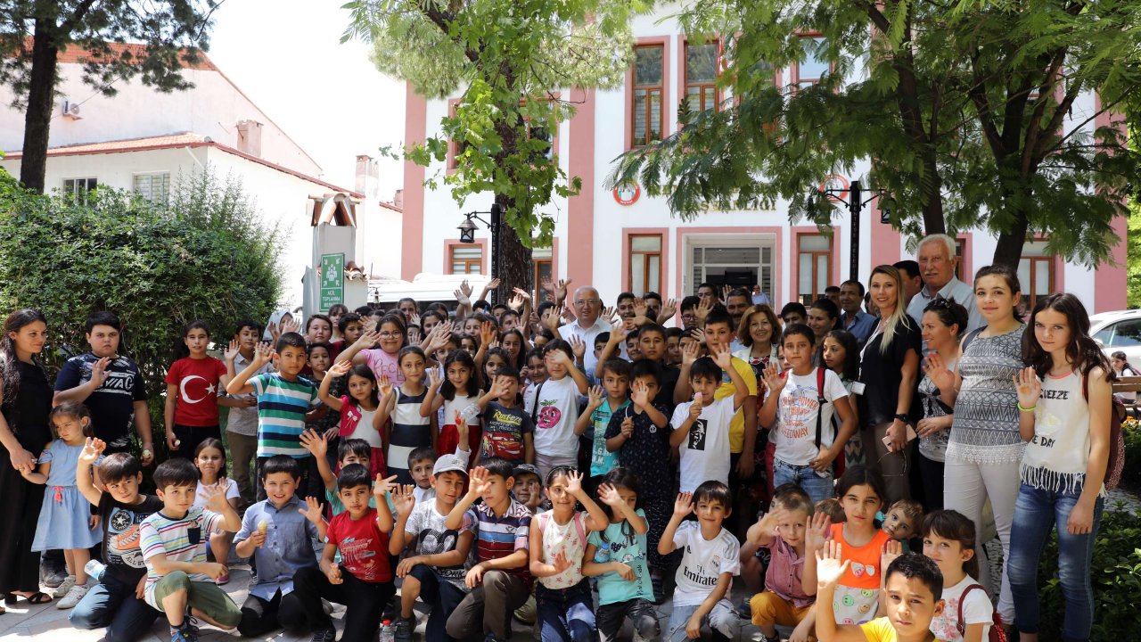  “Mutlu Çocuklar Umutlu Yarınlar” Projesi