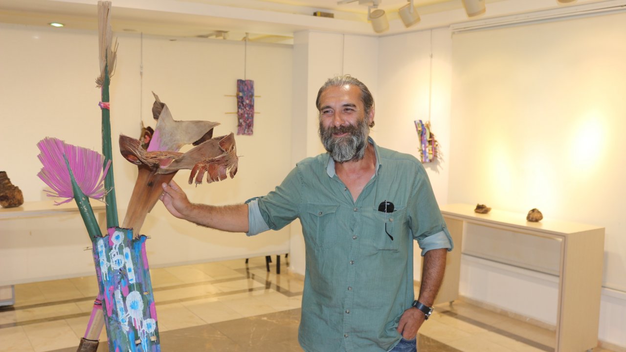 Yaptığı Eserlerle, Dünyada Bir İlke İmza Attı