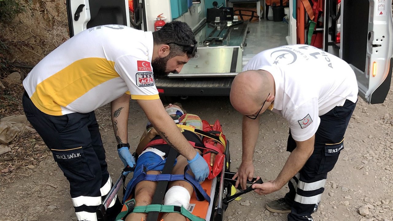 Kabak Koyu'nda Kayalıklardan Düşen Kişiyi JAK Kurtardı