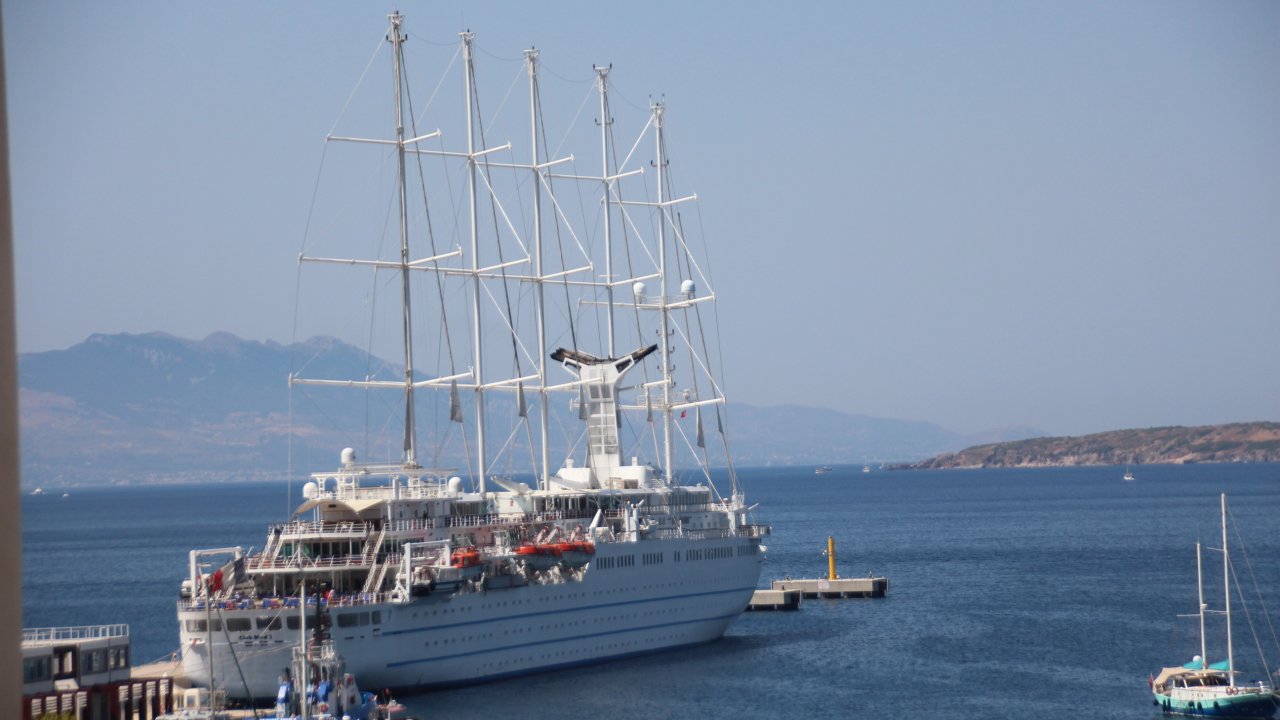 Dünyanın En Büyük Yelkenli Yolcu Gemisi Bodrum'da