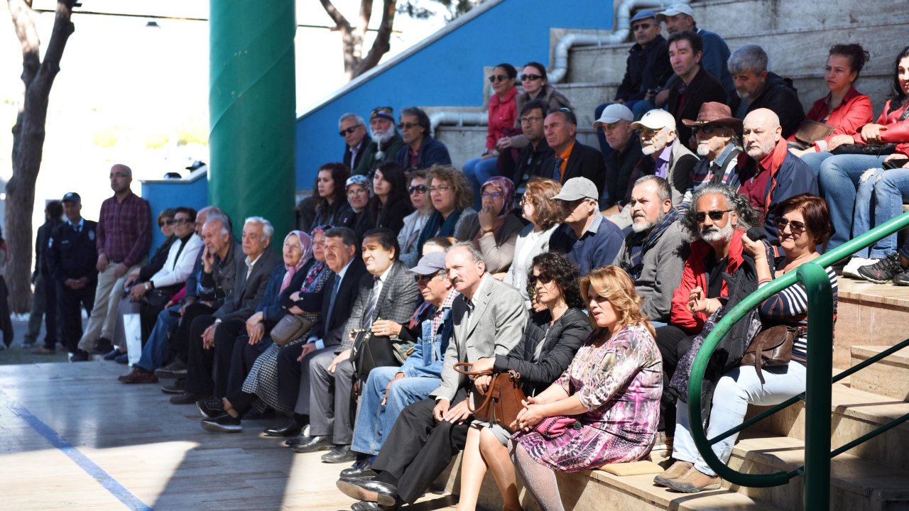 Fethiye'de 'Doğal Çiçekler' kitabı tanıtıldı