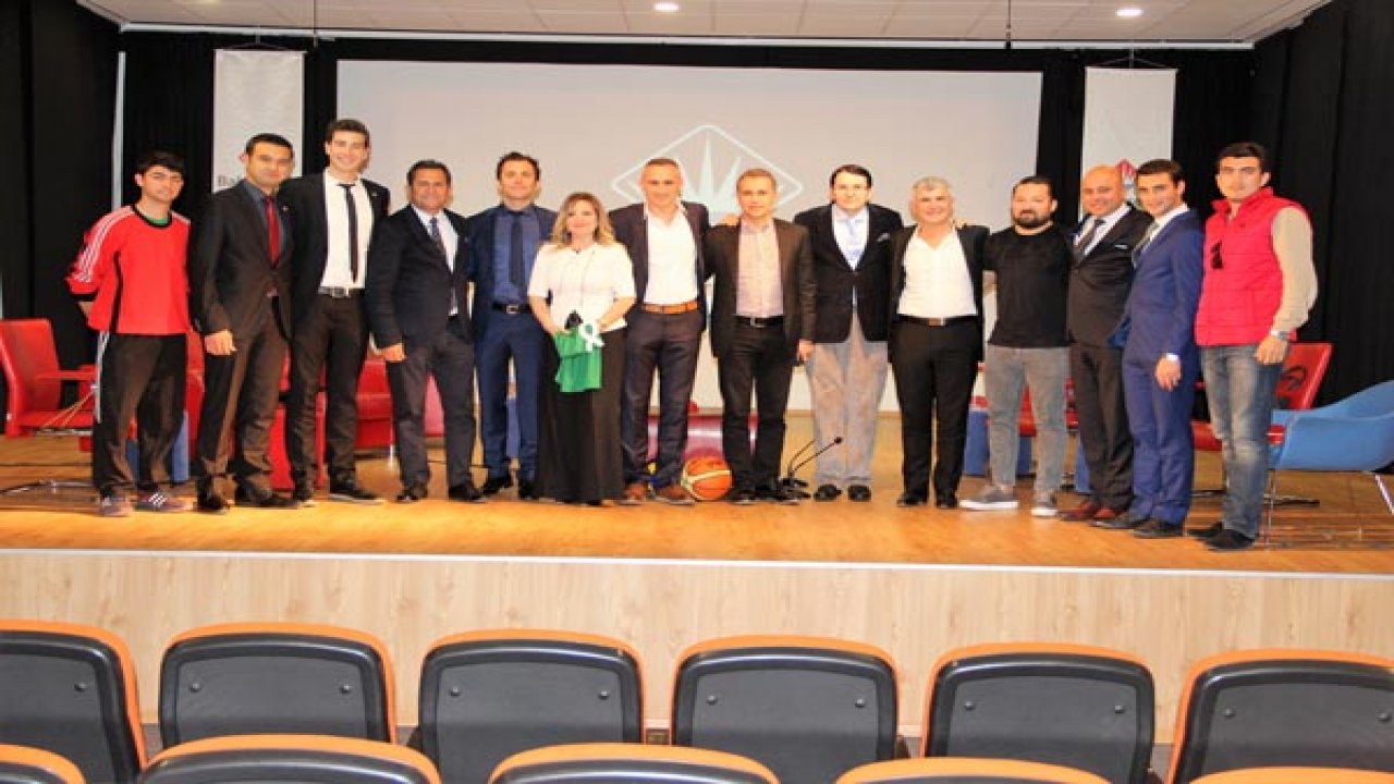 Önce futbolu anlatılar sonra maç yaptılar