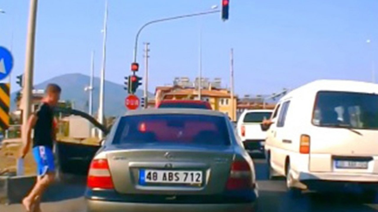 Trafikte Satırlı Kavgaya Polis Soruşturması