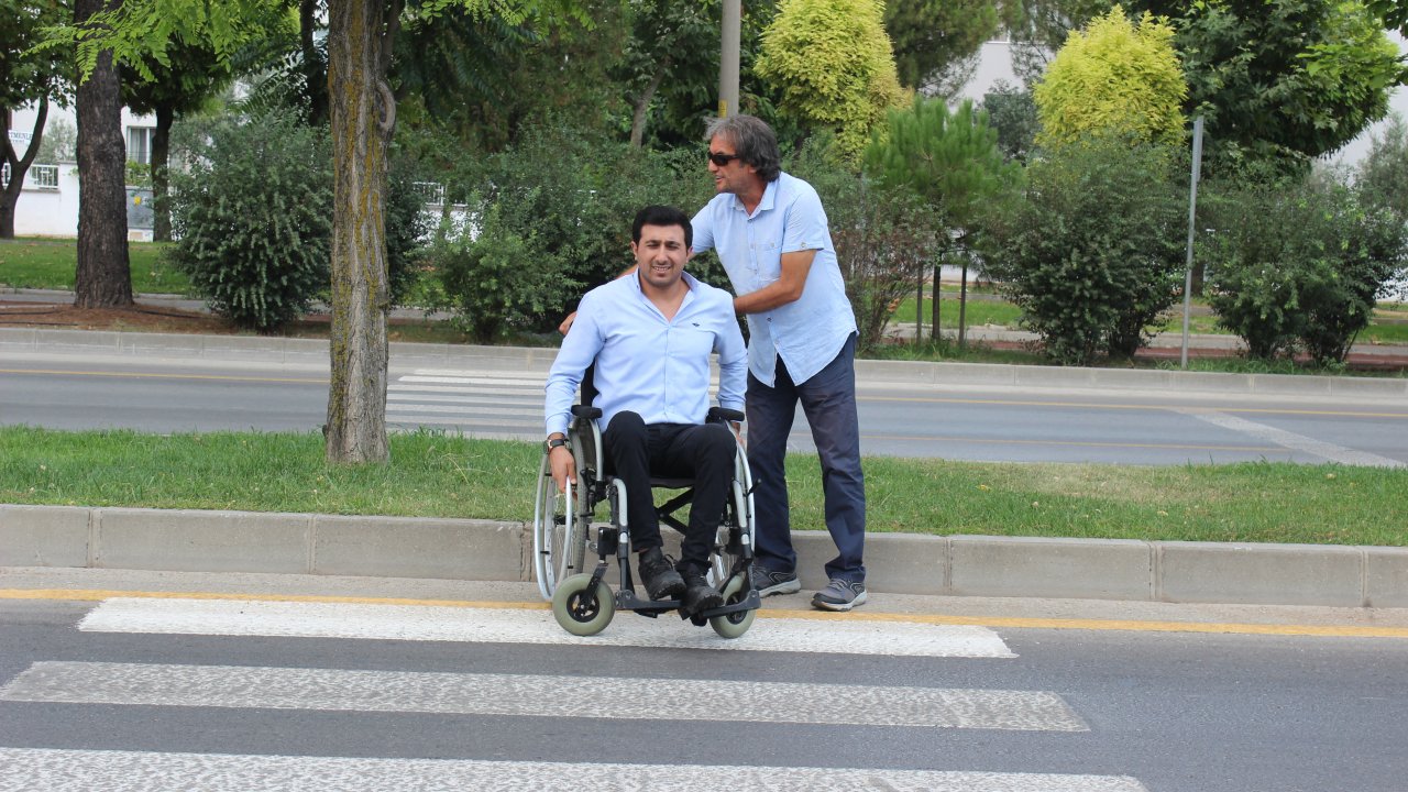 Engellilere Kaldırım Engeli