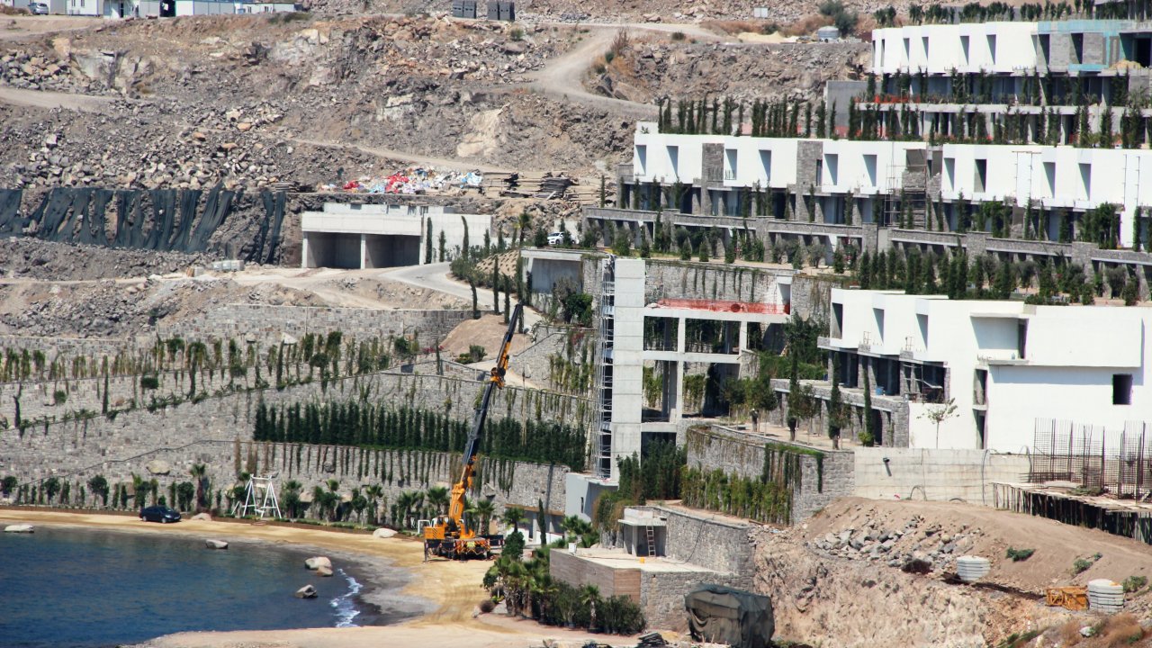 Bodrum'daki Asansörün Yıkımı 3 Gündür Devam Ediyor