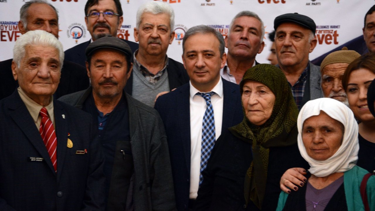 AK Parti yaşlılar ile bir araya geldi