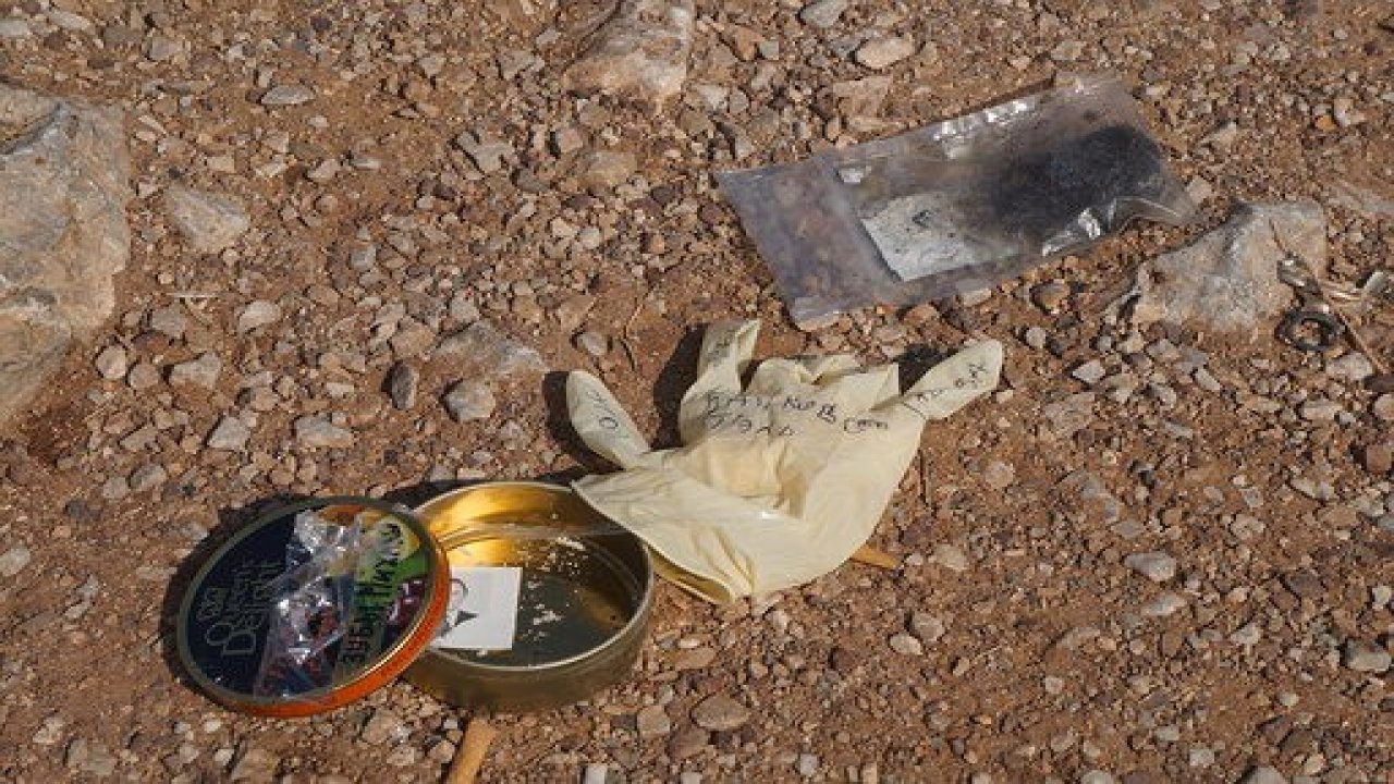 Denizde Bulunan Şüpheli Kutu Polisi Harekete Geçirdi