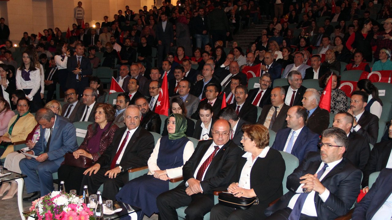 Bakan Kaya: “Ülkemizin en büyük zenginliği genç nüfusumuzdur”