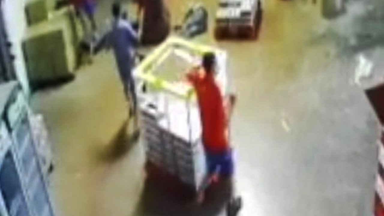 İşçi Çatıdan Düşerek Hayatını Kaybetti